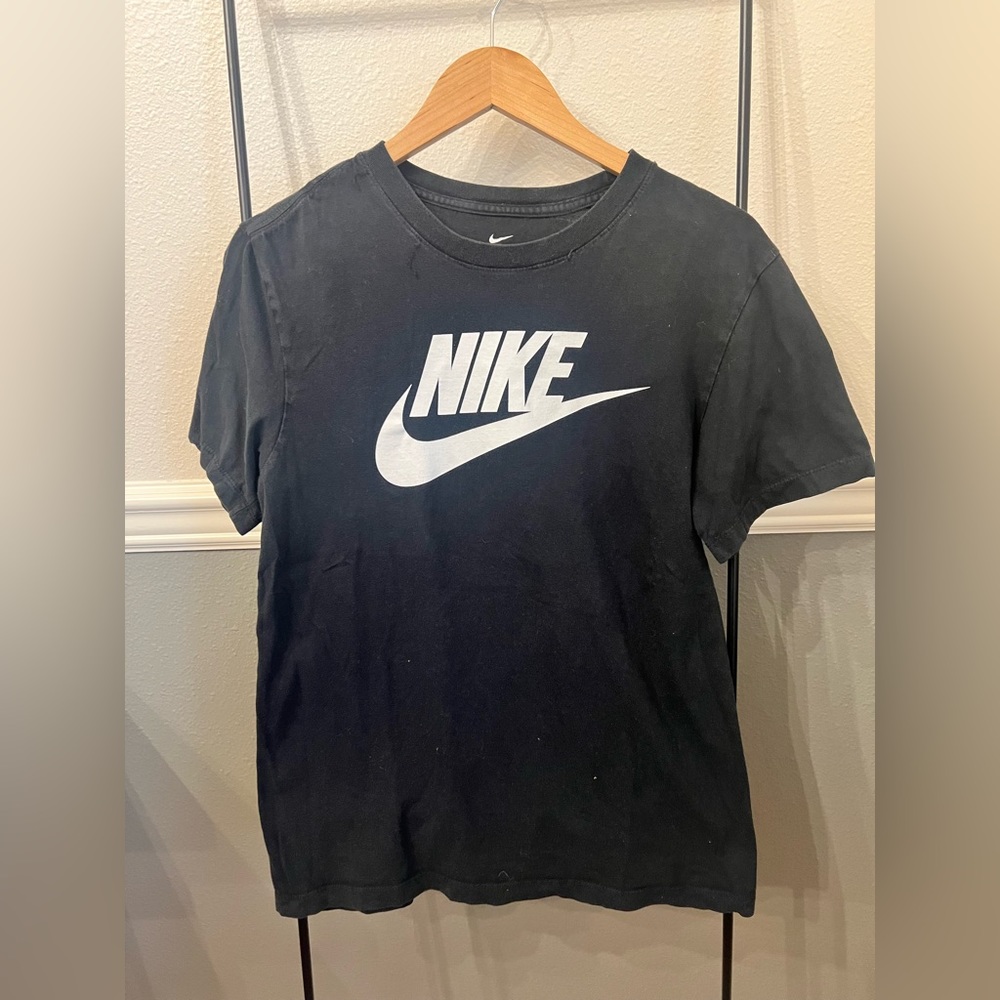 Nike Swoosh Tee